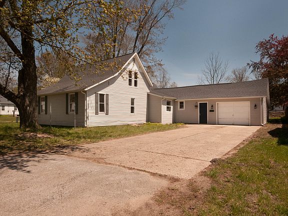 2nd image of 1025 1st St