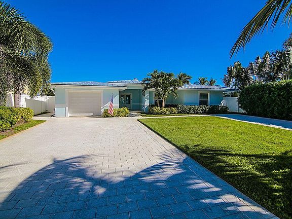 4th image of 1162 SW Pelican Cres