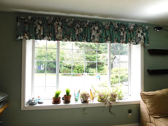 4th image of 535 NE 20th Pl