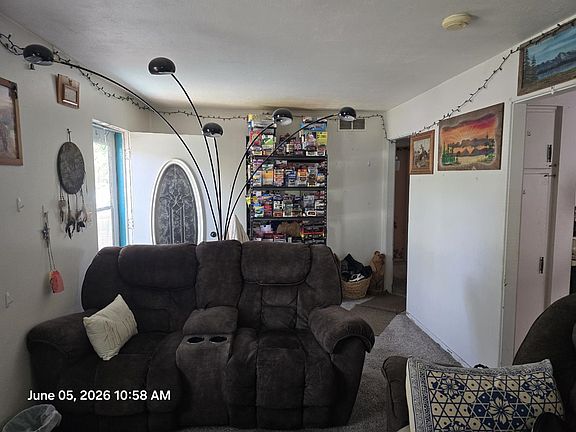 4th image of 566 Charlotte Dr