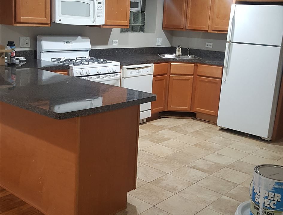 3822 N. Sawyer #1G-1