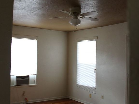 3rd image of 311 Margaret Lee St