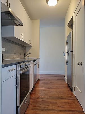 3rd image of 115 E 116th St #5D