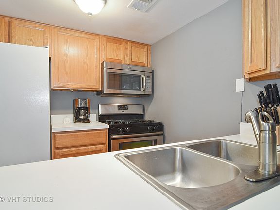 3rd image of 1850 Huntington Blvd APT E