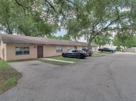 South Orange, 2 beds  1.0 baths (884 sqft)