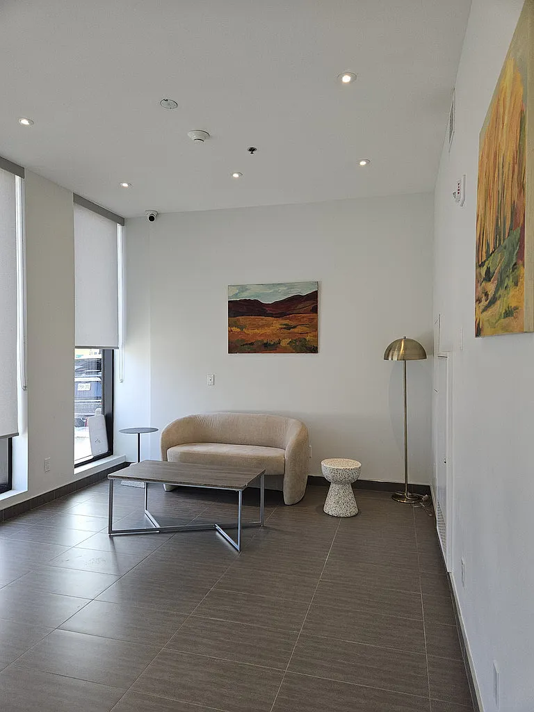444 Bronson Ave — Photo 3