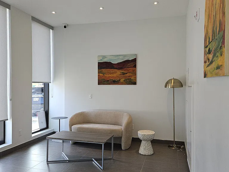 444 Bronson Ave — Photo 4