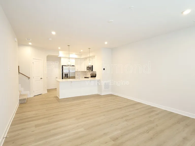 2854 Calgary Ln — Photo 3