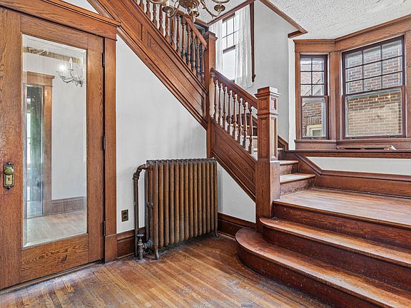 4th image of 1097 Lincoln Ave
