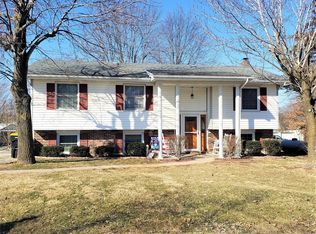 805 Elaine Dr, Fulton, MO 65251