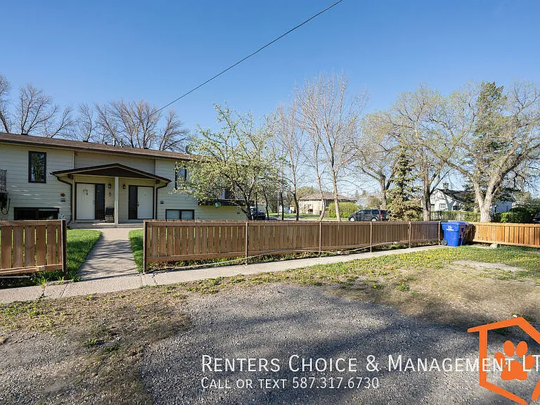 320 52nd Ave W #1 — Photo 3