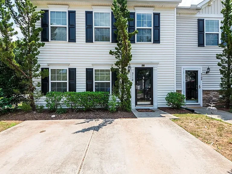 2110 Raj Dr — Photo 10