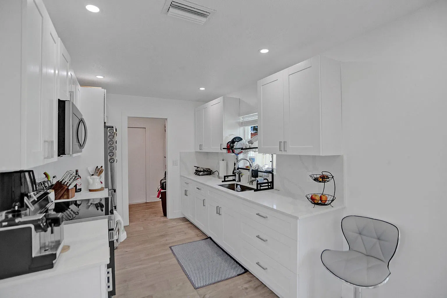 4 bed, 1468 sqft, $3,500 — Photo 3