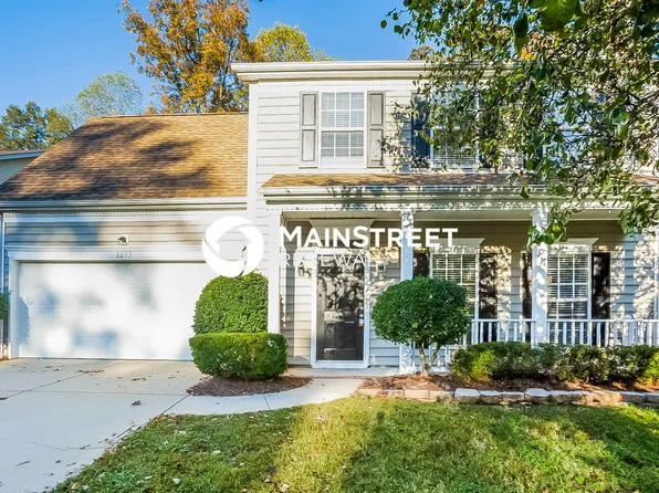 8293 Chatham Oaks Dr, Concord, NC 28027