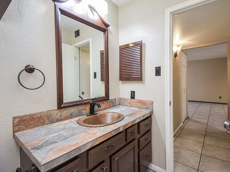 2507 Montrose Blvd #22 — Photo 26