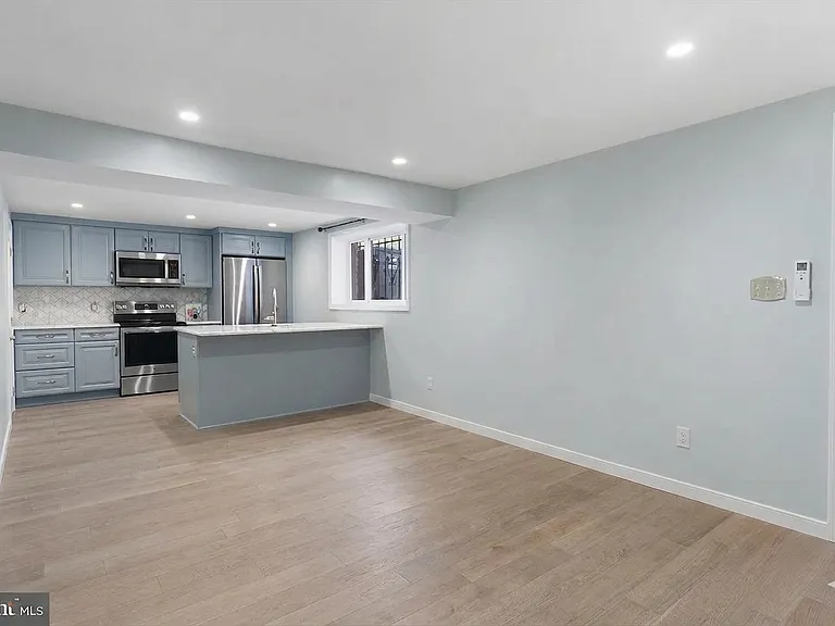 1401 S Greenbrier St #2 — Photo 3