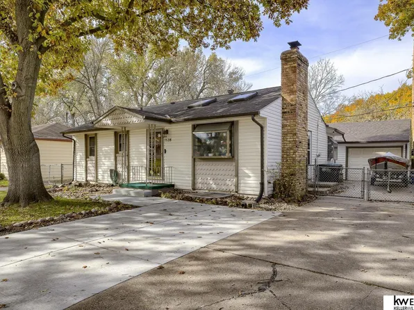 7538 Sherman Dr, Omaha, NE 68134