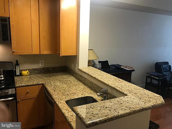5th image of 3600 Glebe Rd #534W