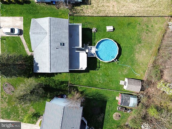 3rd image of 204 Grand Dr