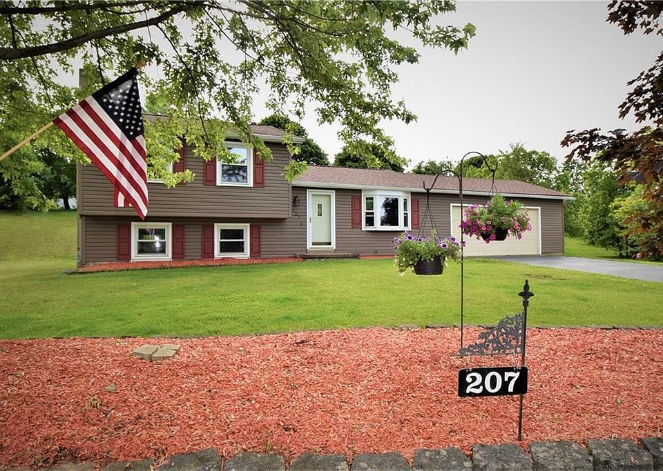 1st image of 207 Briarwood Ln