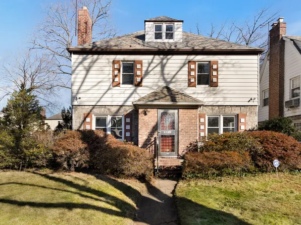 51-05 Bell Boulevard image 1 of 35