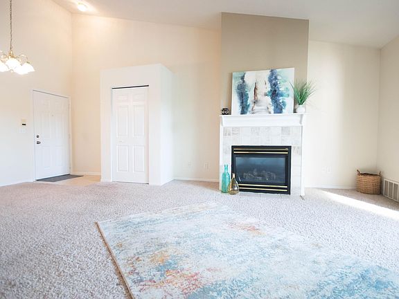4th image of 5887 Crosswinds Dr Unit 33