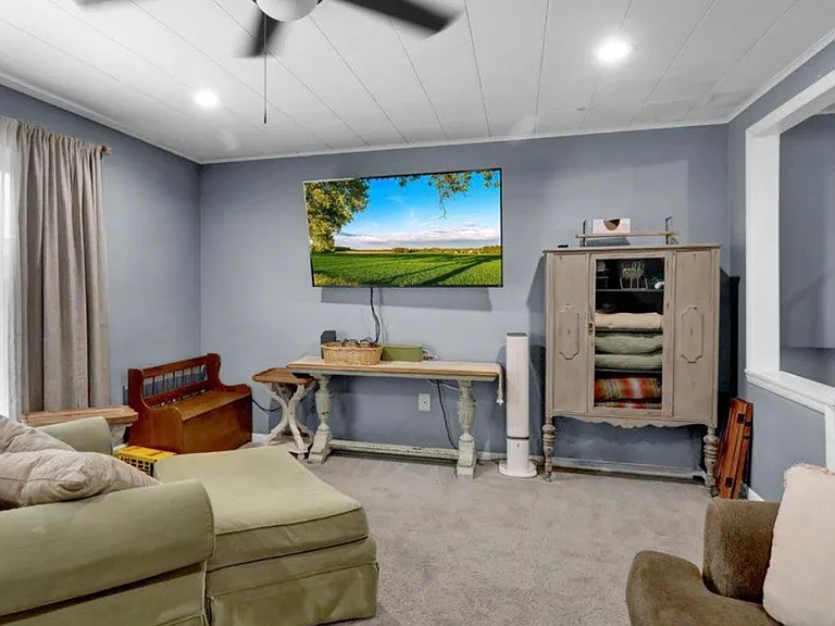 418 Haig Blvd — Photo 2