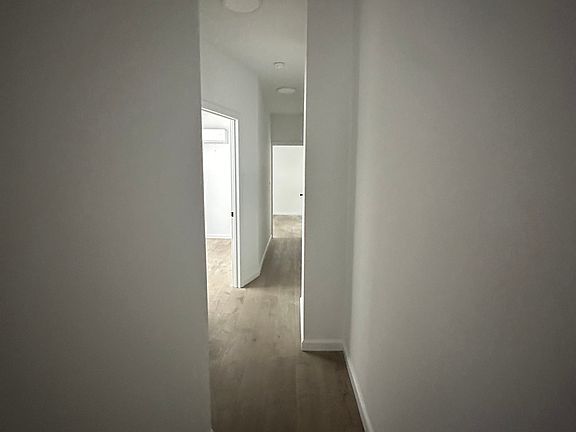 4th image of 1365 Dickens St