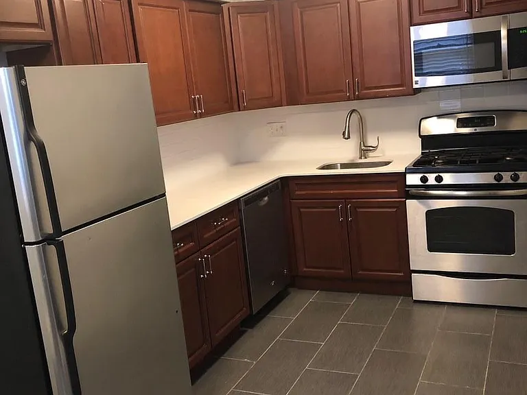 Karen Park Apartments — Photo 6