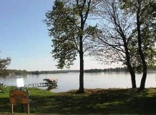 7556 N Shore Cir N, Forest Lake, MN 55025