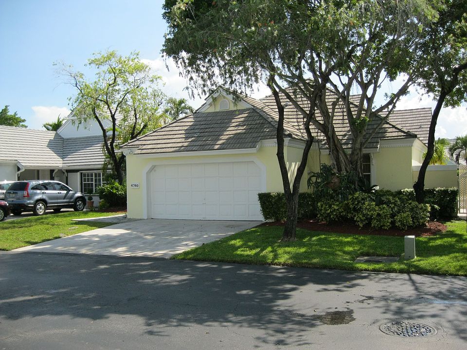 1st image of 4740 NW 98th Pl