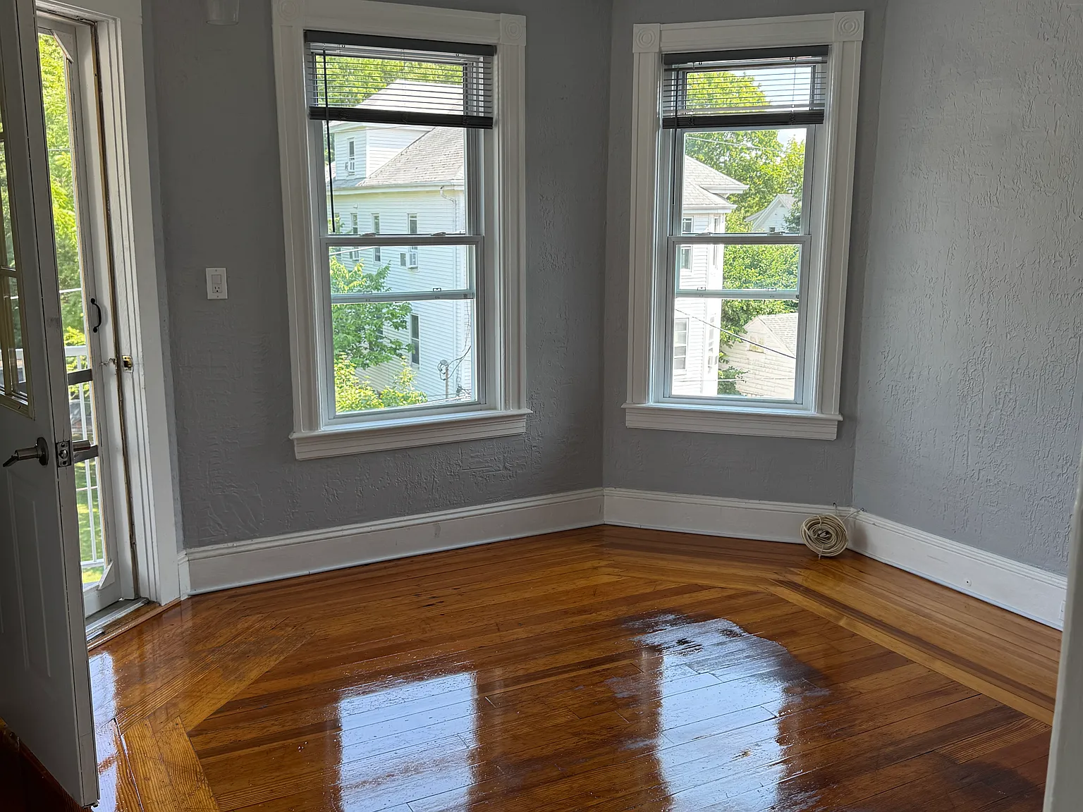 2 bed, 950 sqft, $2,400 — Photo 4