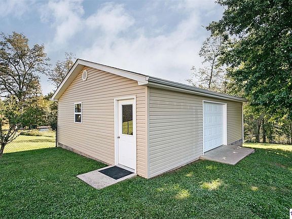 5th image of 260 Nancy Dr