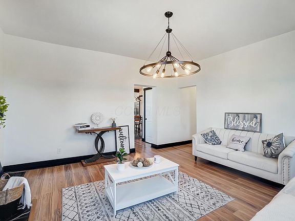 5th image of 3070 Parsons Ave