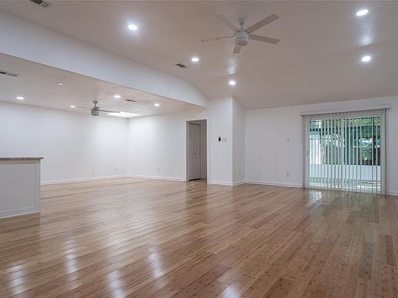 5th image of 2917 Whitemarsh Cir