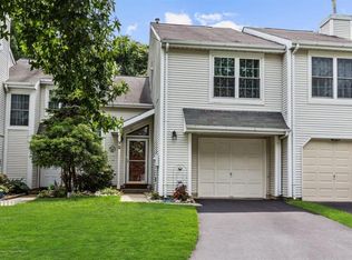 72 Malibu Dr, Eatontown, NJ 07724