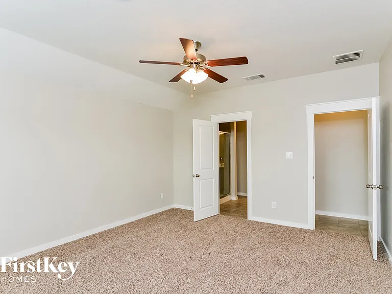 10518 Rosalina Loop — Photo 7