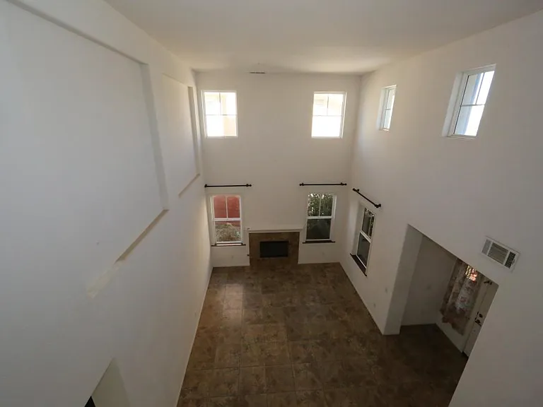 1548 Phoenix Dr — Photo 6