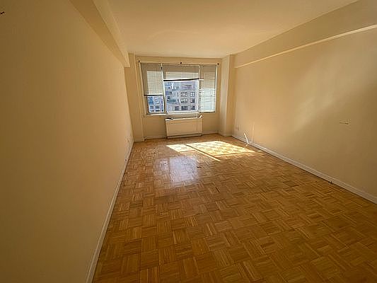 3rd image of 340 E 51st St APT 11K