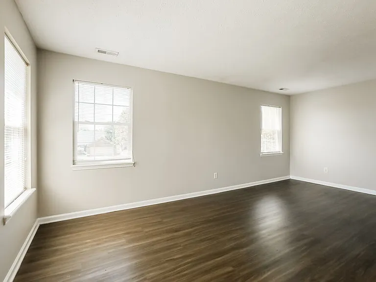 3210 Montgomery Dr — Photo 8