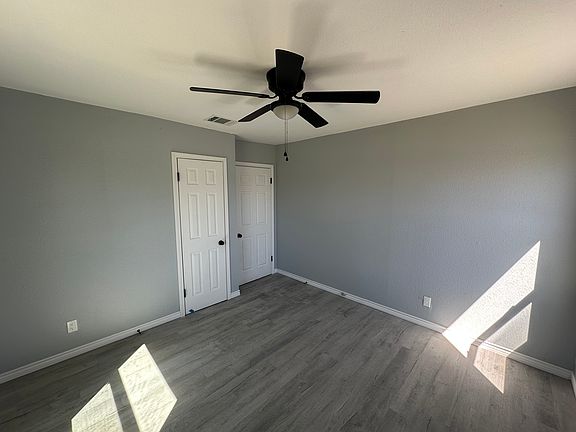 3rd image of 1504 E Ave E