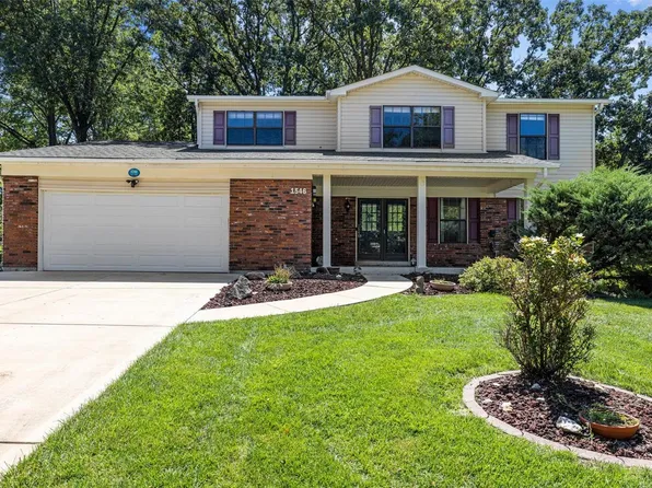 1546 Hummingbird Hill Ln, Ballwin, MO 63011