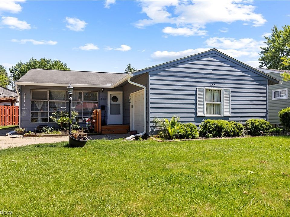 1st image of 300 Hickory Dr