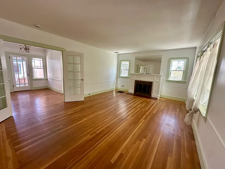 914 Slater St — Photo 4