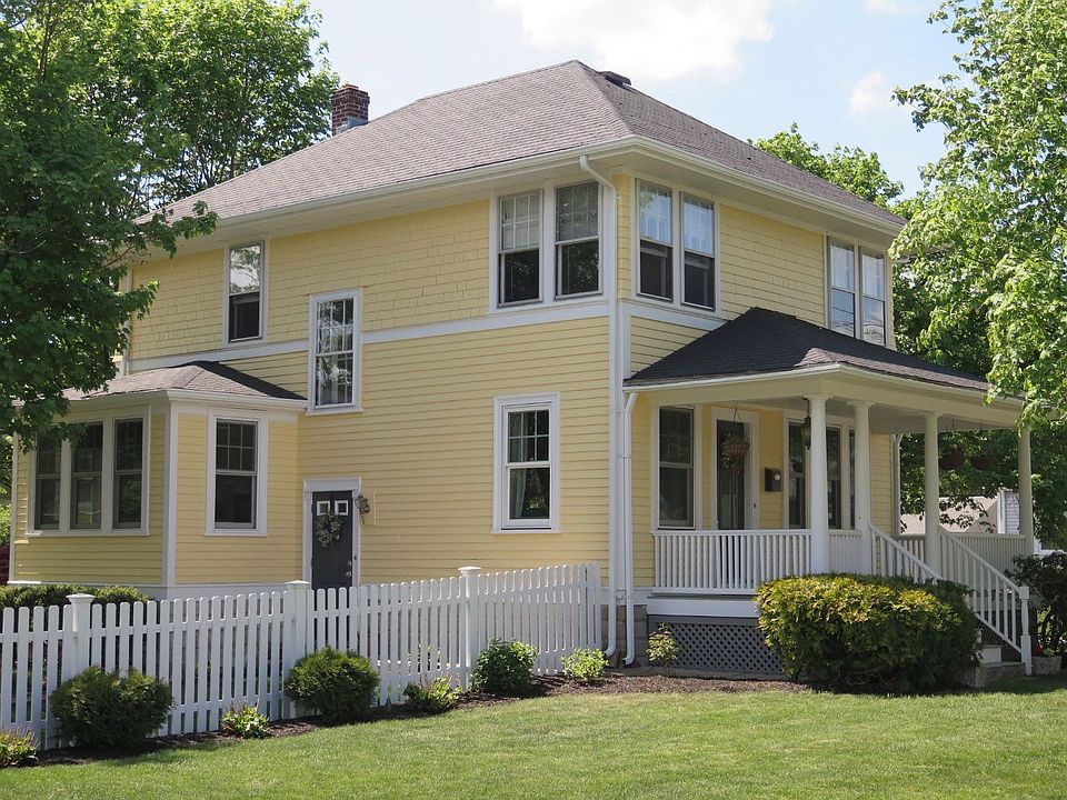 345 Pleasant St, Rumford, RI 02916 Zillow