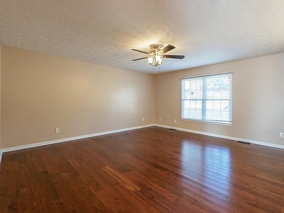 4th image of 177 Ashley Dr