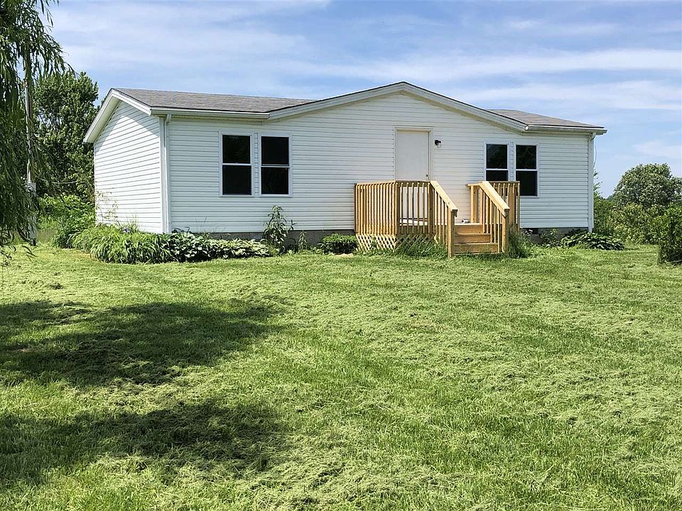 1st image of 325 Lake Dr