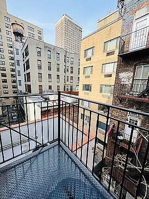 4th image of 219 E 28th St APT 4B
