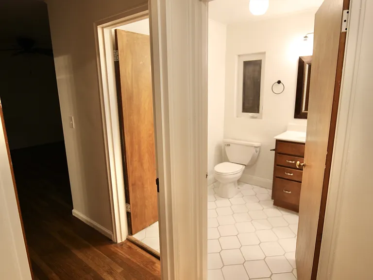 3191 E Broad St — Photo 5