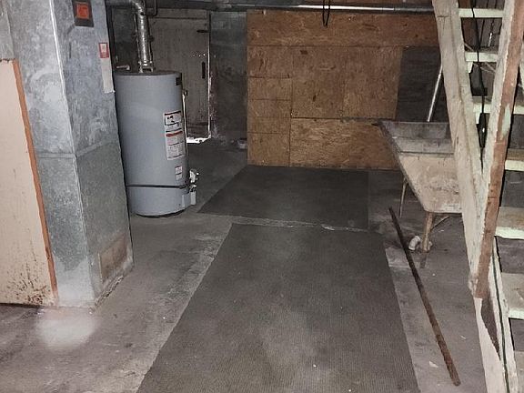 5th image of 4705 Topper Ave